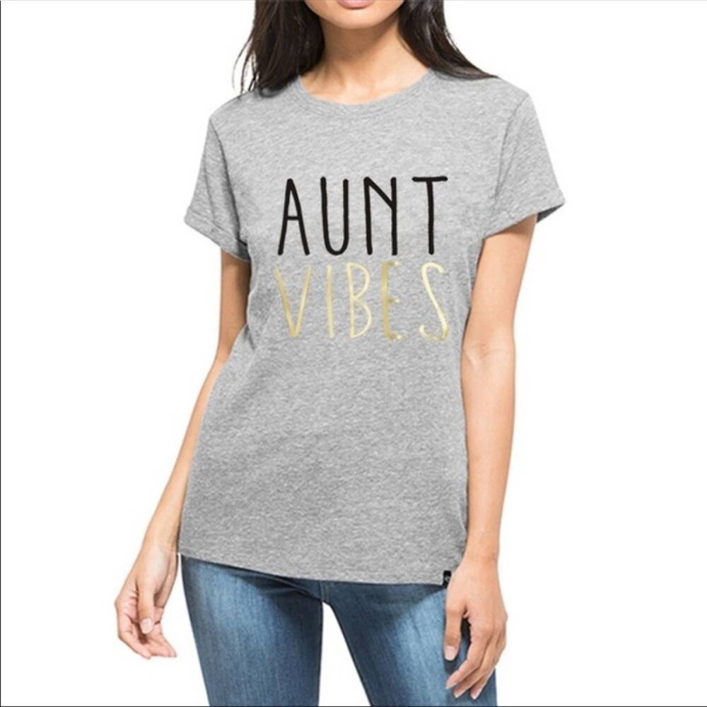 Francesca's Aunt Vibes T-Shirt Gray Crewneck T-Shirt Gold Black Lettering Small